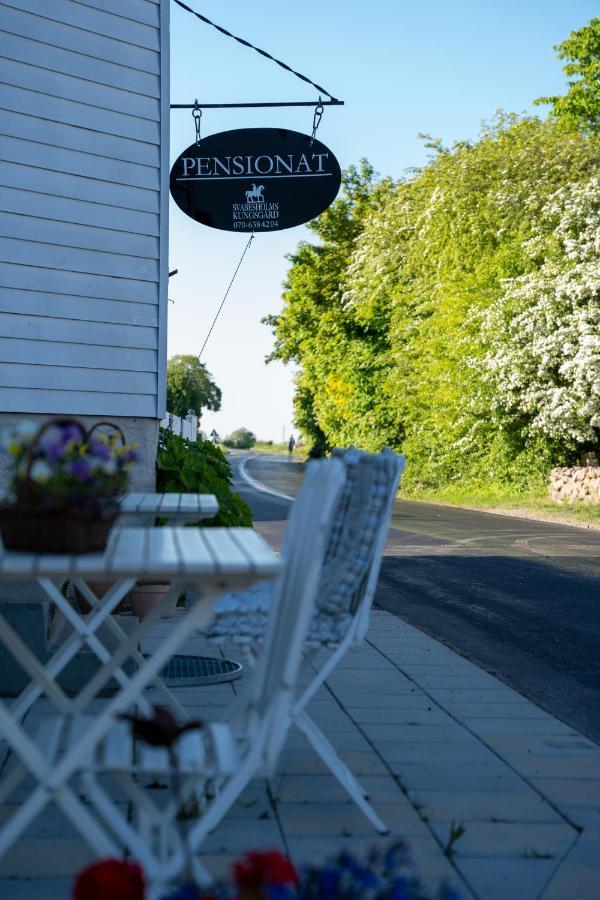 Svabesholms Kungsgards B&B Och Pensionat Stenshuvud Kivik Exterior foto