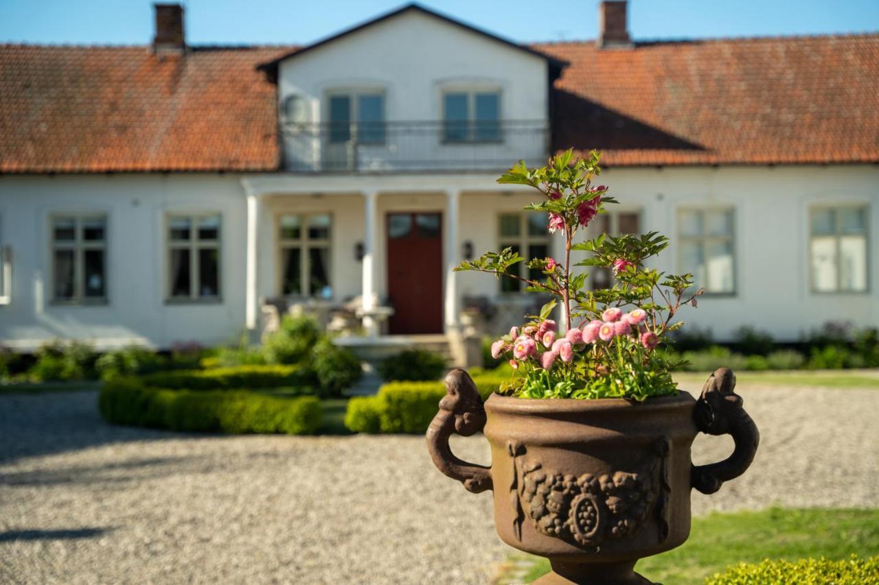 Svabesholms Kungsgards B&B Och Pensionat Stenshuvud Kivik Exterior foto